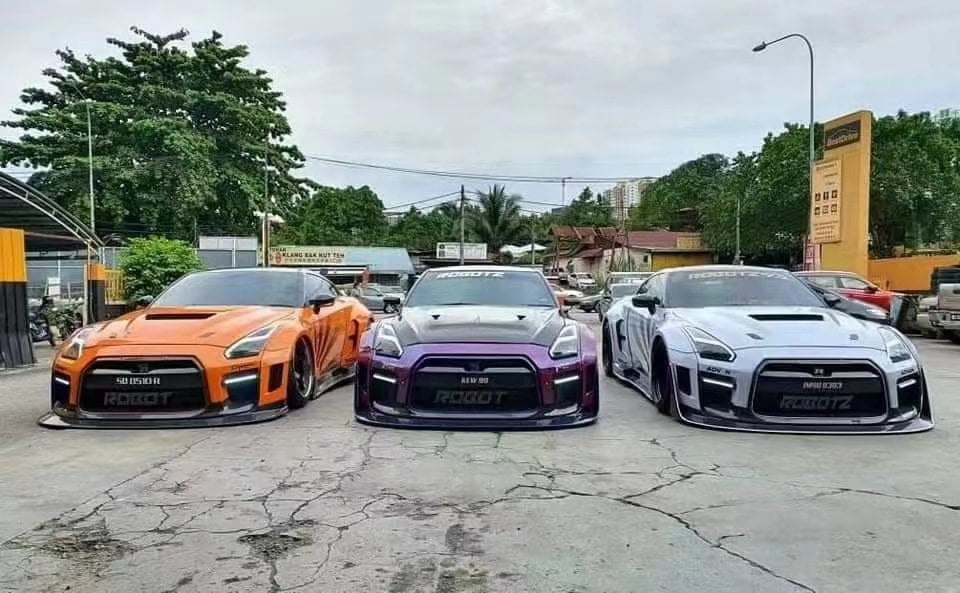 Robot Craftsman Nissan GTR Body Kit R35 Widebody