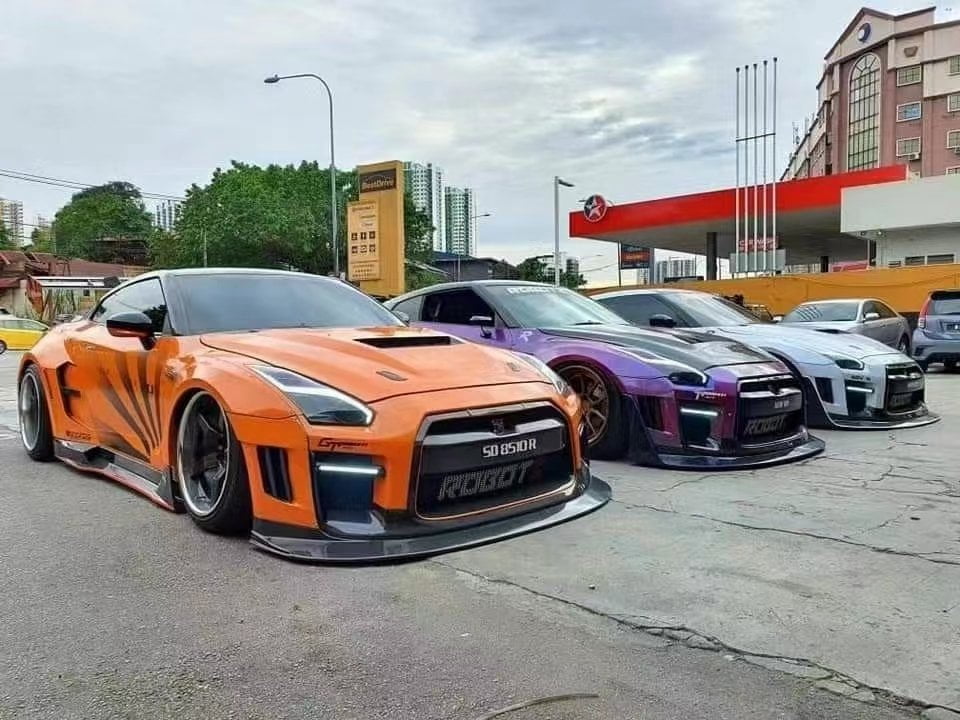 Robot Craftsman Nissan GTR Body Kit R35 Widebody
