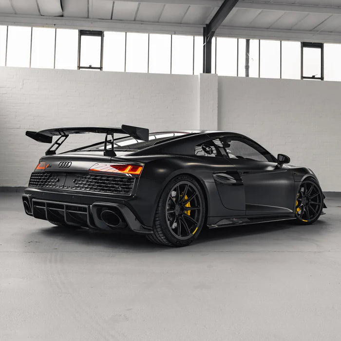 Audi R8 4S Facelift Pre-Preg Carbon Fibre Side Skirts by TRE